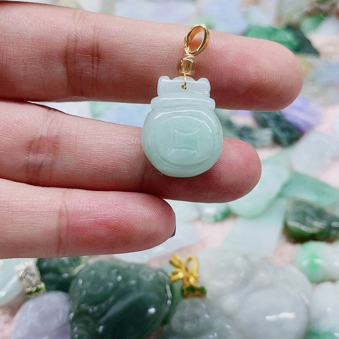 颈饰未镶嵌翡翠天然