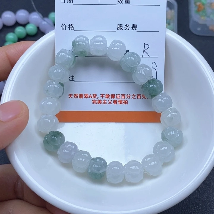 虎***姐翡翠未镶嵌颈饰翡翠