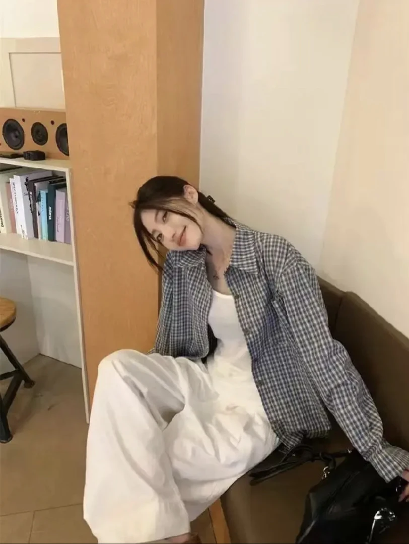 今年流行色春秋格子衬衫女韩版慵懒时尚宽松显瘦百搭开衫外套女装