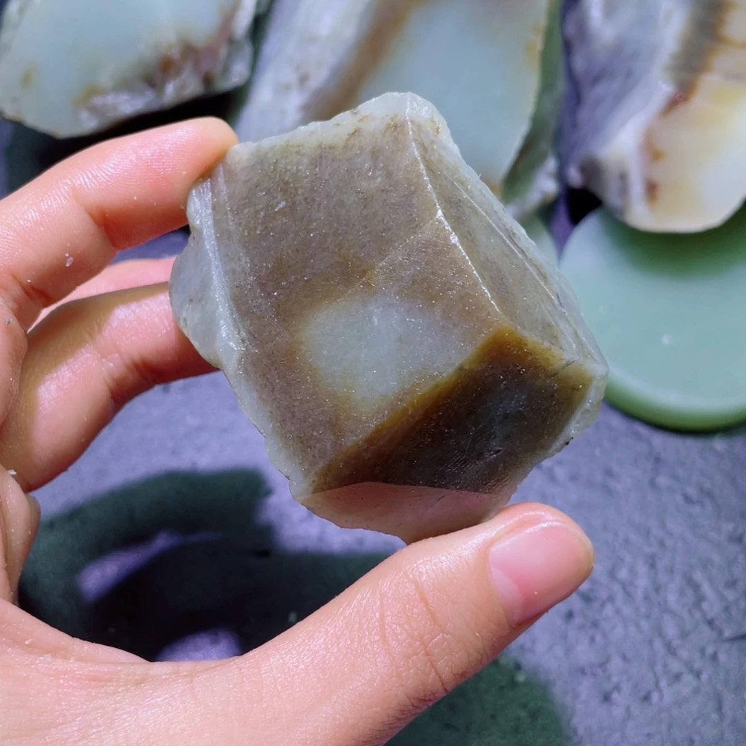 和田玉未镶嵌珠宝半成品