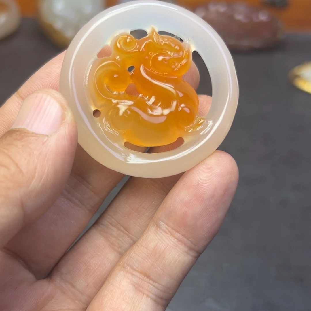 瓦***特未镶嵌手把玛瑙/玉髓