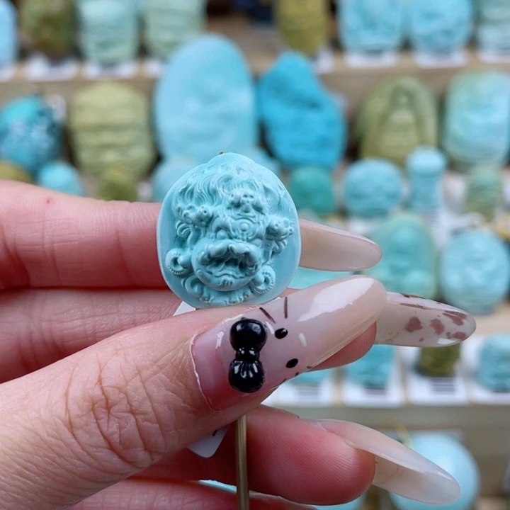 绿松石未镶嵌珠宝奇石