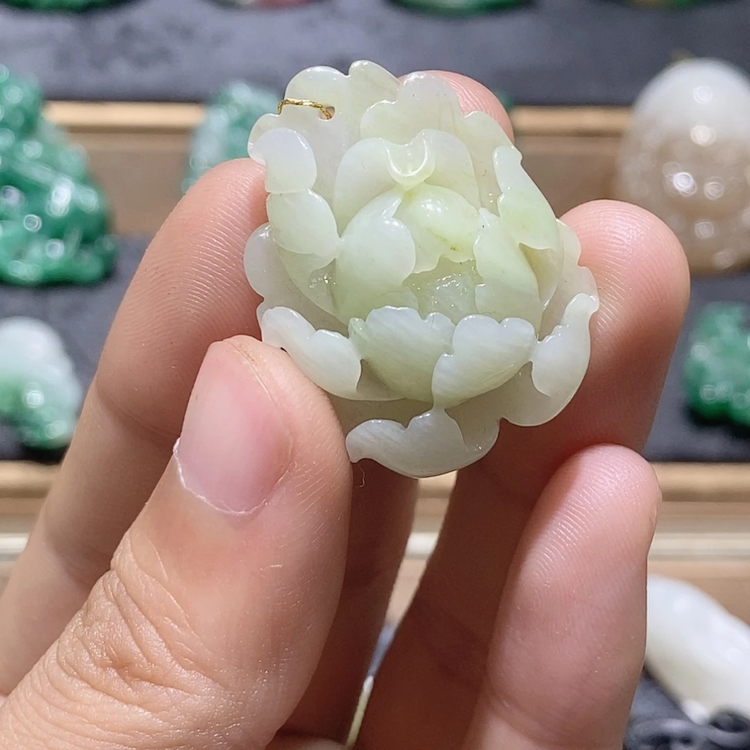 独山玉未镶嵌吊坠