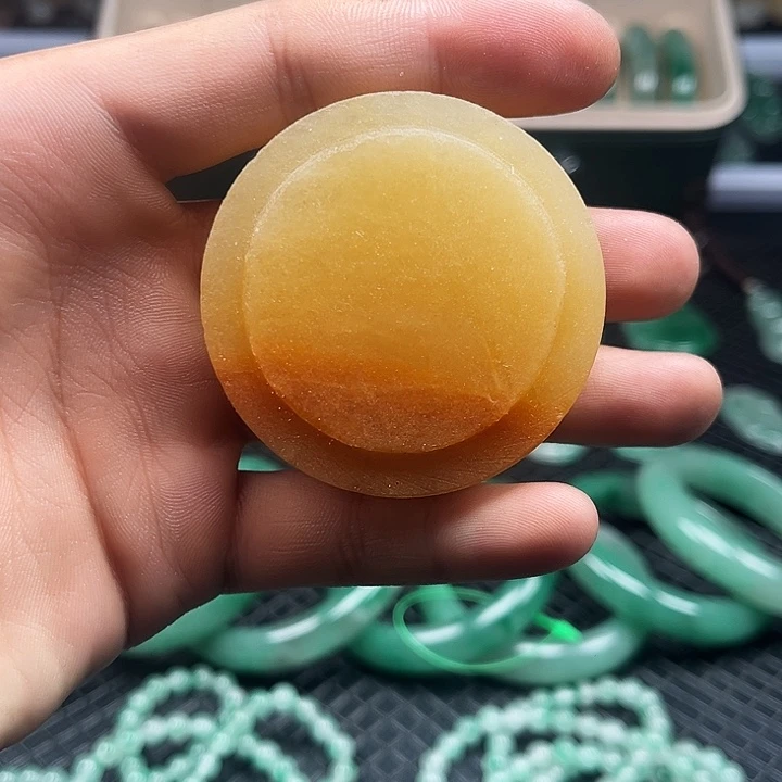 石英质玉未镶嵌颈饰
