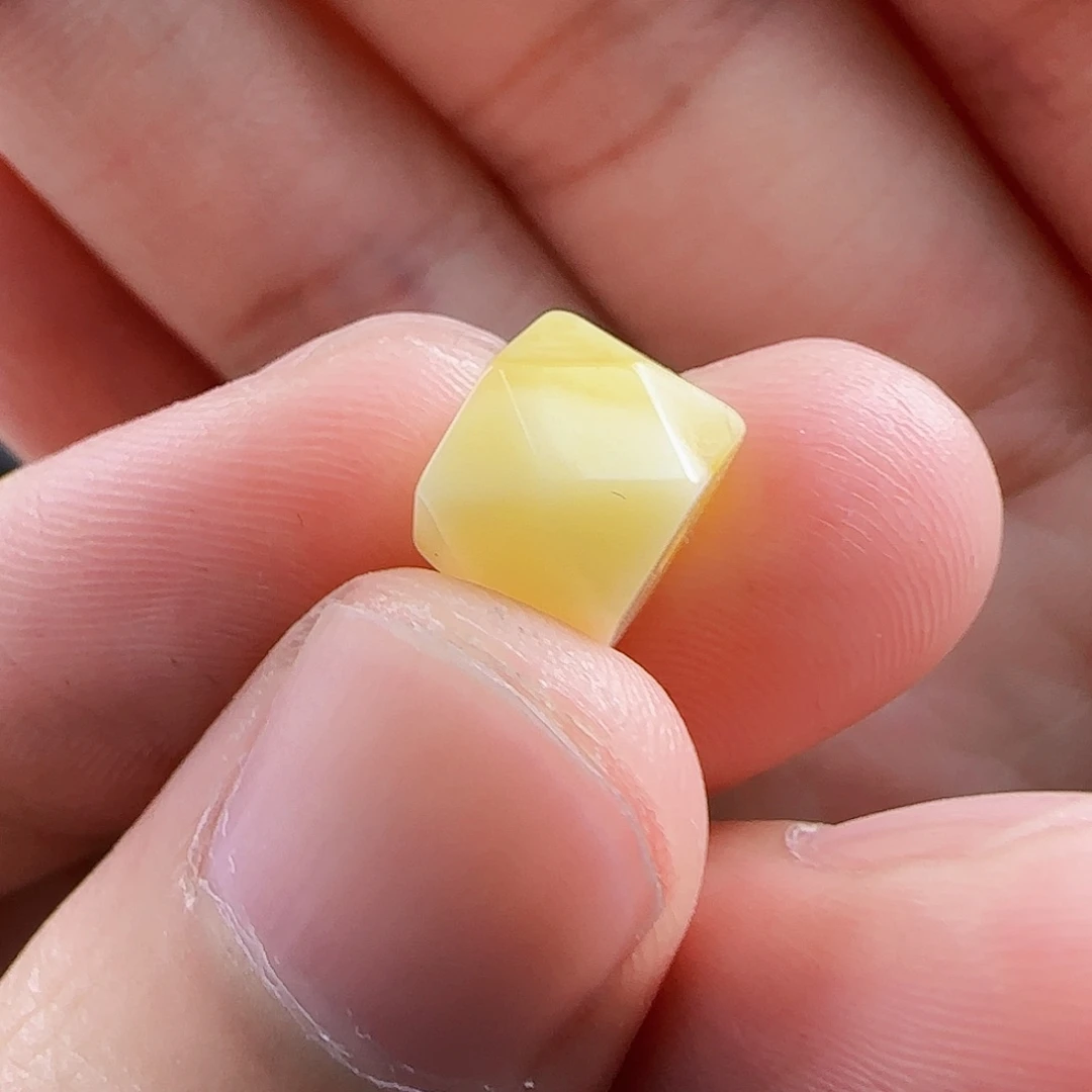 未镶嵌琥珀裸石蜜蜡