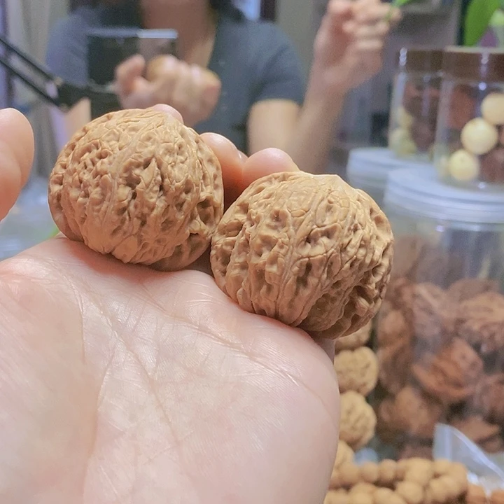 【闪购商品】文玩核桃把件40.5泥鳅背水尖