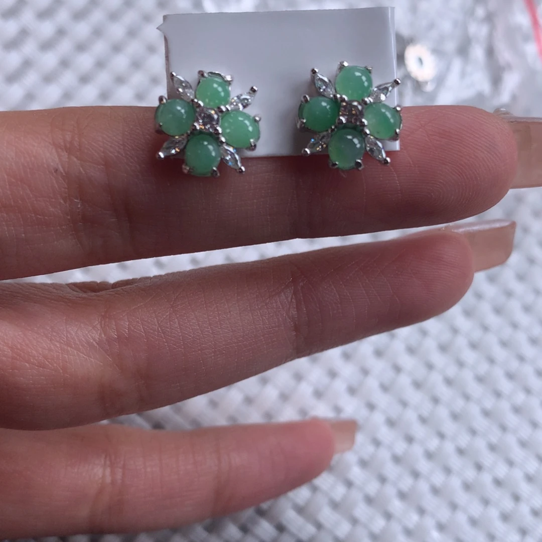 s***早颈饰银S925镶嵌翡翠耳钉