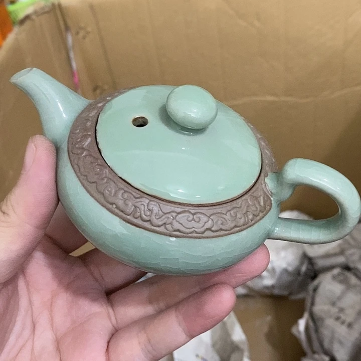陶瓷艺术品及陶瓷壶