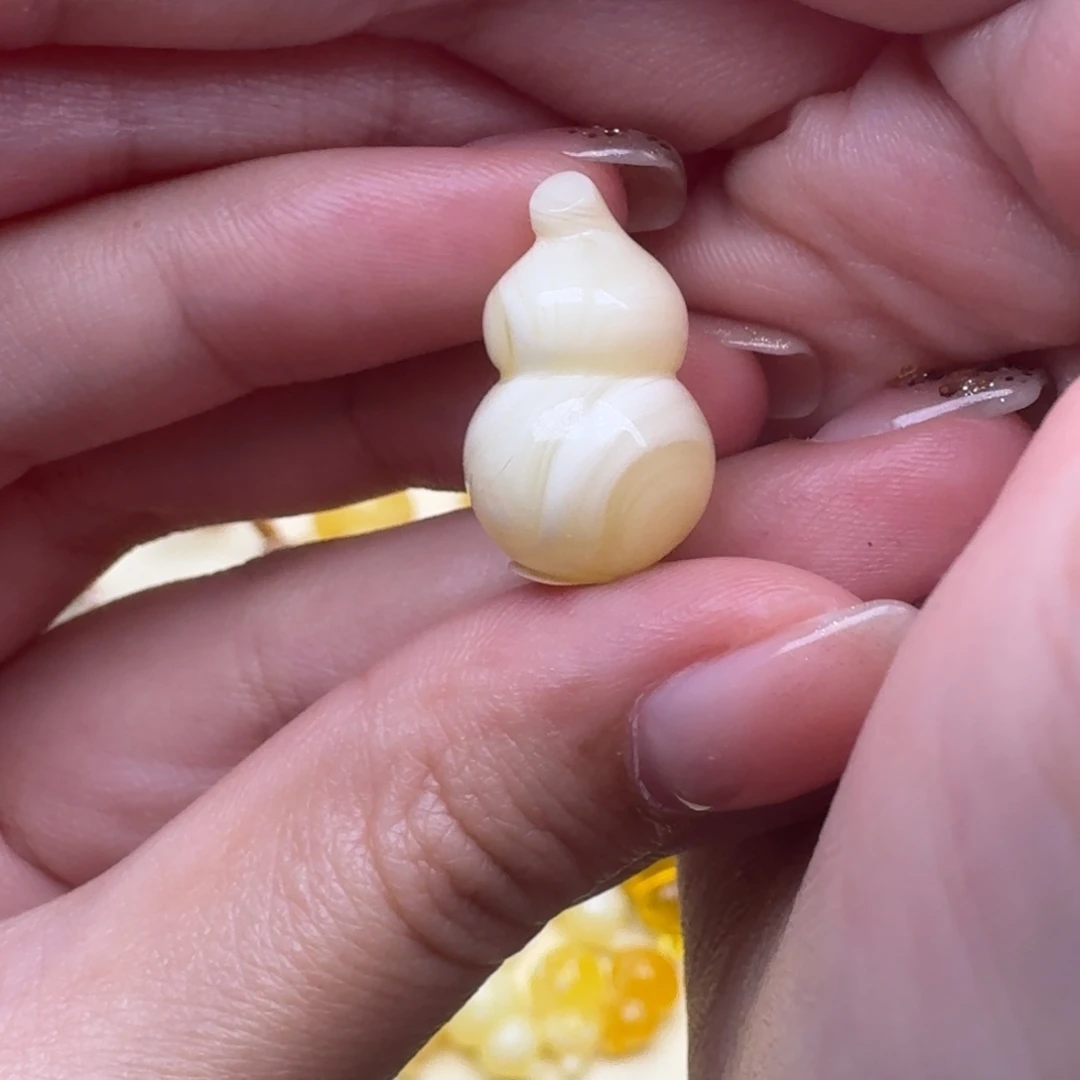 琥珀未镶嵌裸石13号