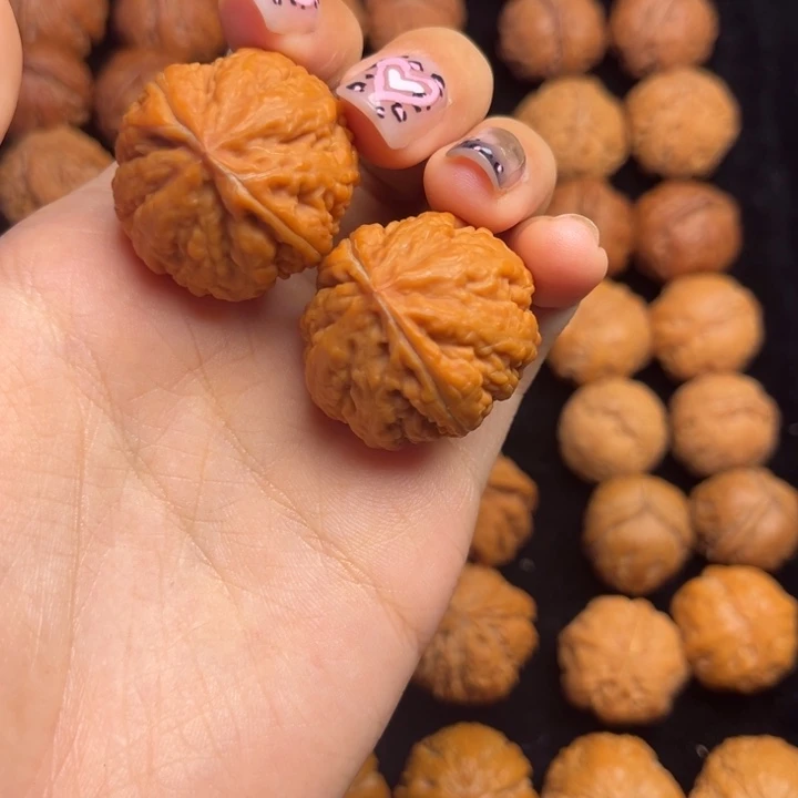 ゛***走文玩核桃吊坠核桃