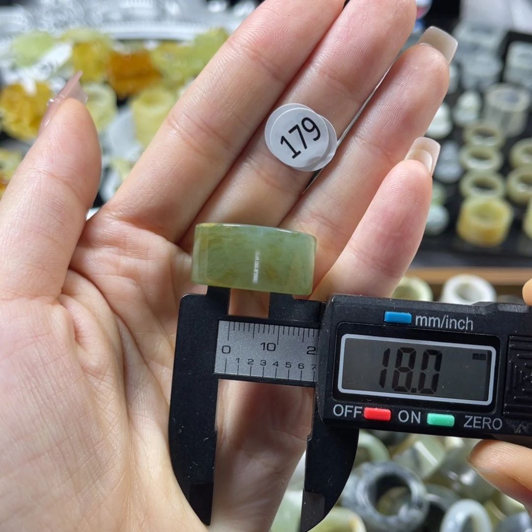 蛇纹石玉未镶嵌戒指