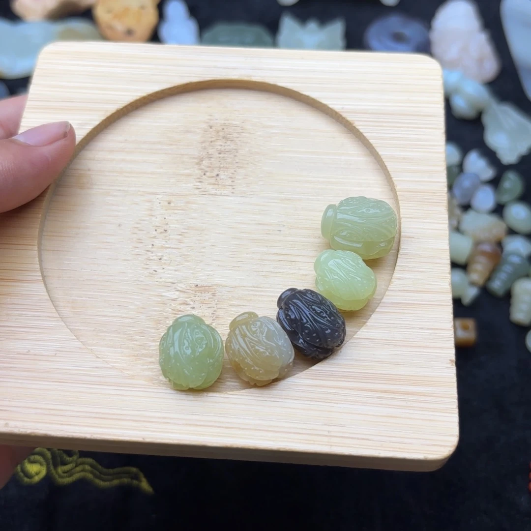 和田玉未镶嵌颈饰?****福拍一发一