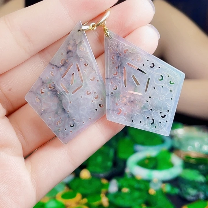 颈饰未镶嵌翡翠多样性