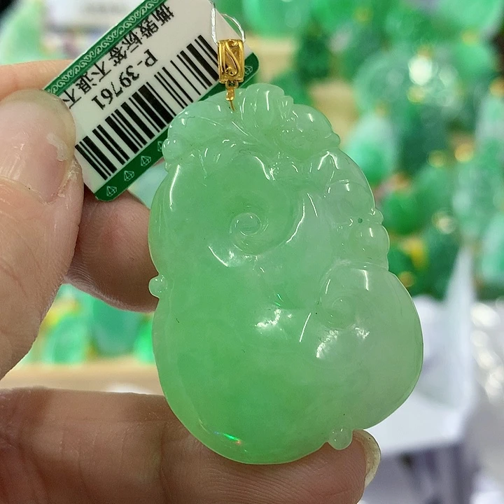 翡翠颈饰18K金镶嵌挂件