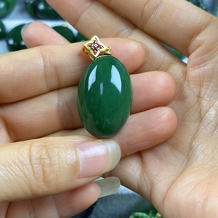 吊坠(不含链)未镶嵌和田玉（碧玉）