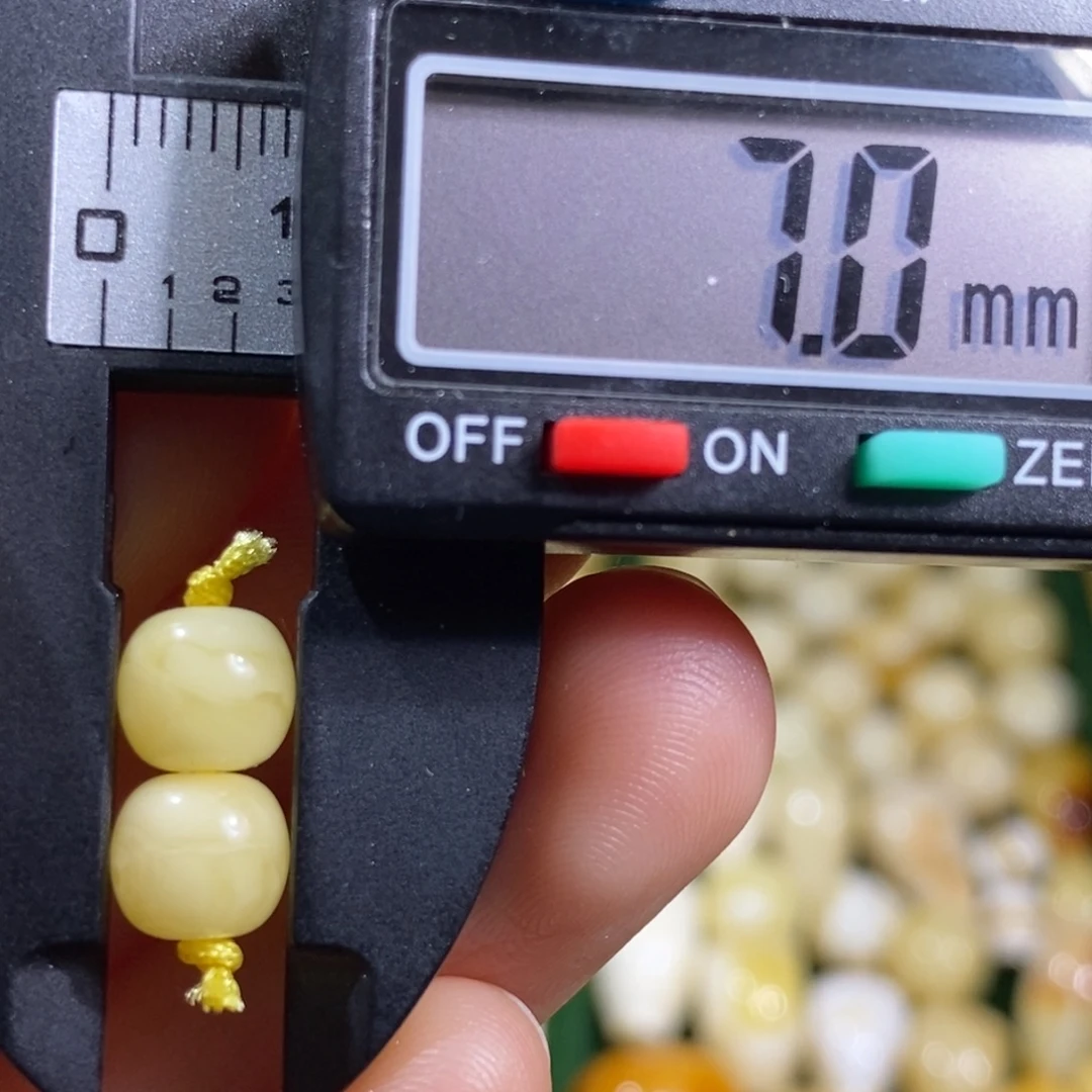 蜜蜡未镶嵌裸石配饰