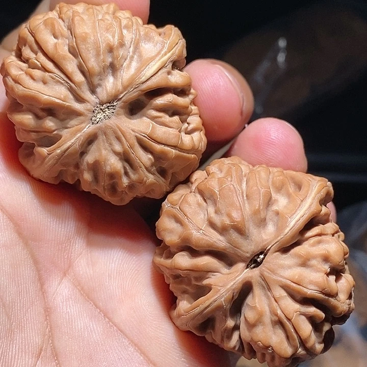 【闪购商品】文玩核桃吊坠R**e凤凰台