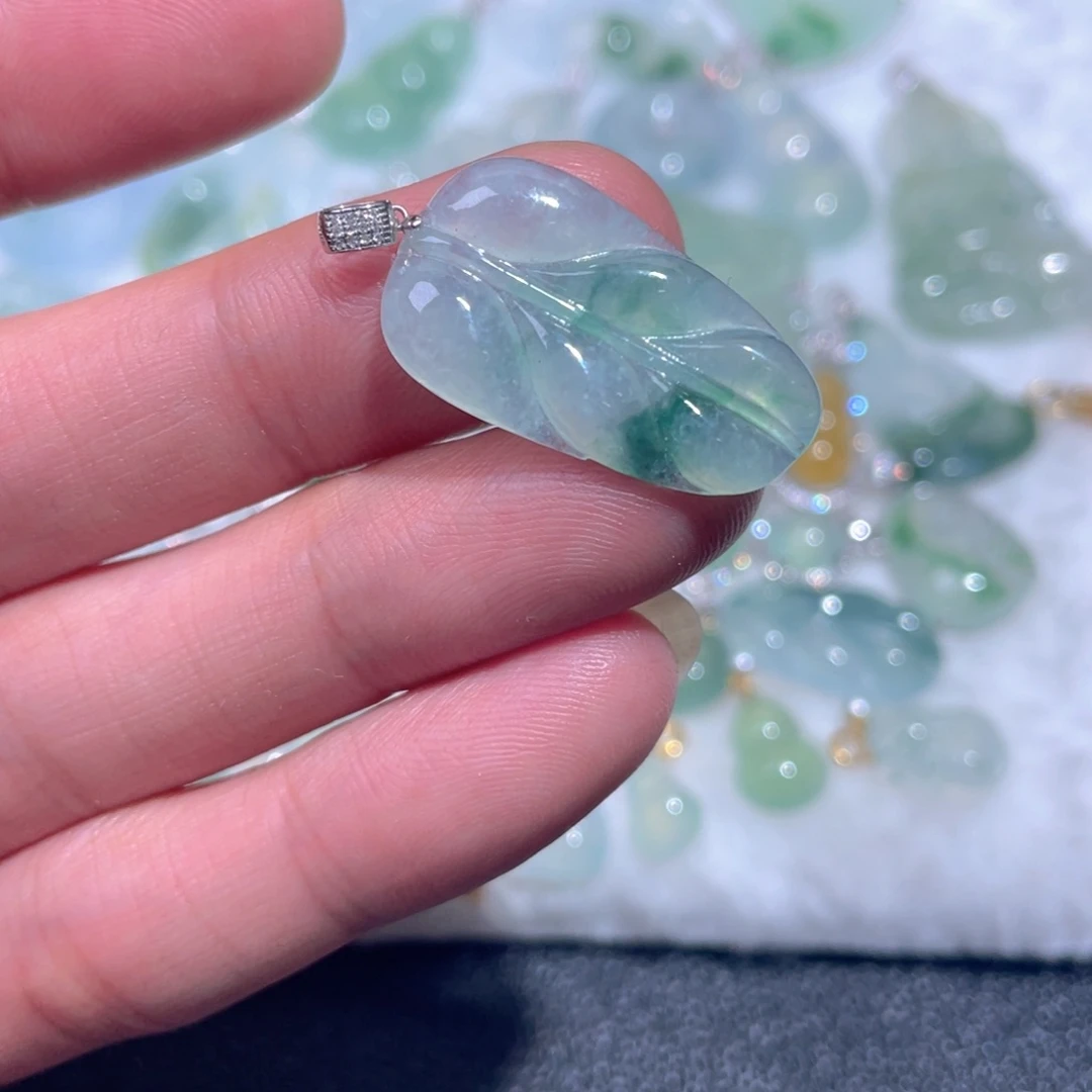 翡翠18K金镶嵌颈饰翡翠