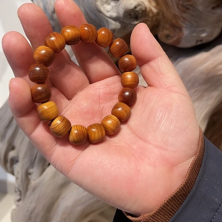 徐***往柏木（崖柏）1.2老型手串