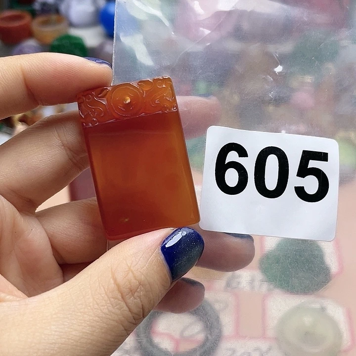 玛瑙/玉髓颈饰未镶嵌小***姐