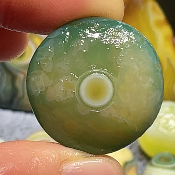 玛瑙/玉髓未镶嵌珠宝奇石