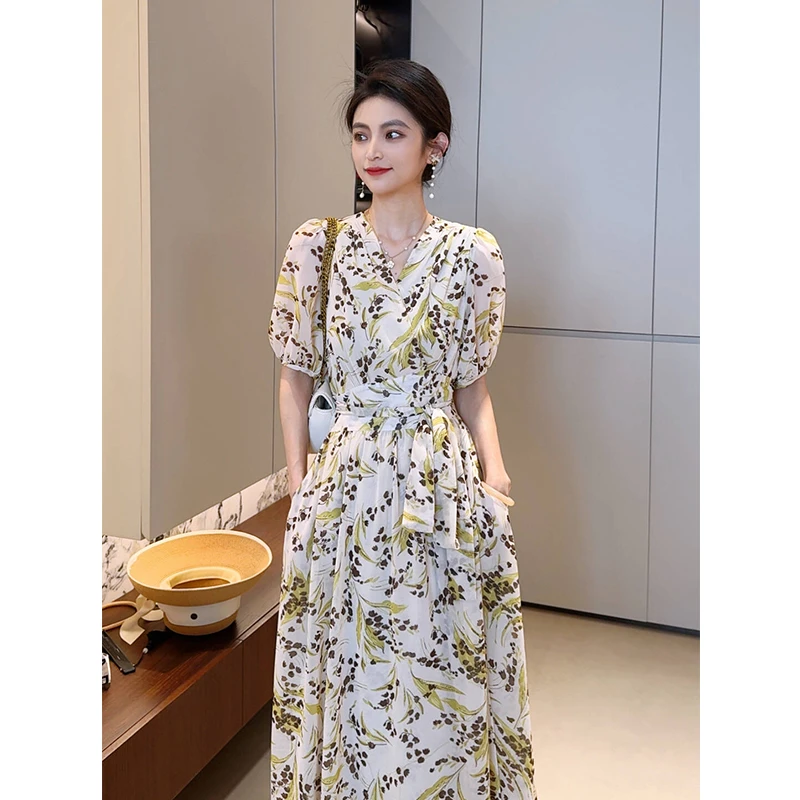 R-2025年夏季新品小碎花V领连衣裙收腰显瘦长裙