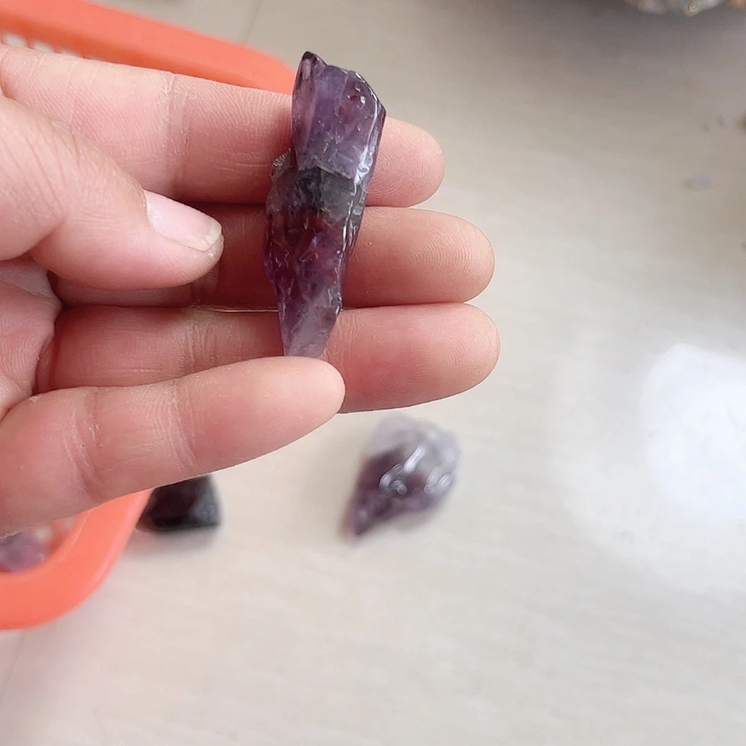 天然水晶原石未镶嵌水晶逛**悠