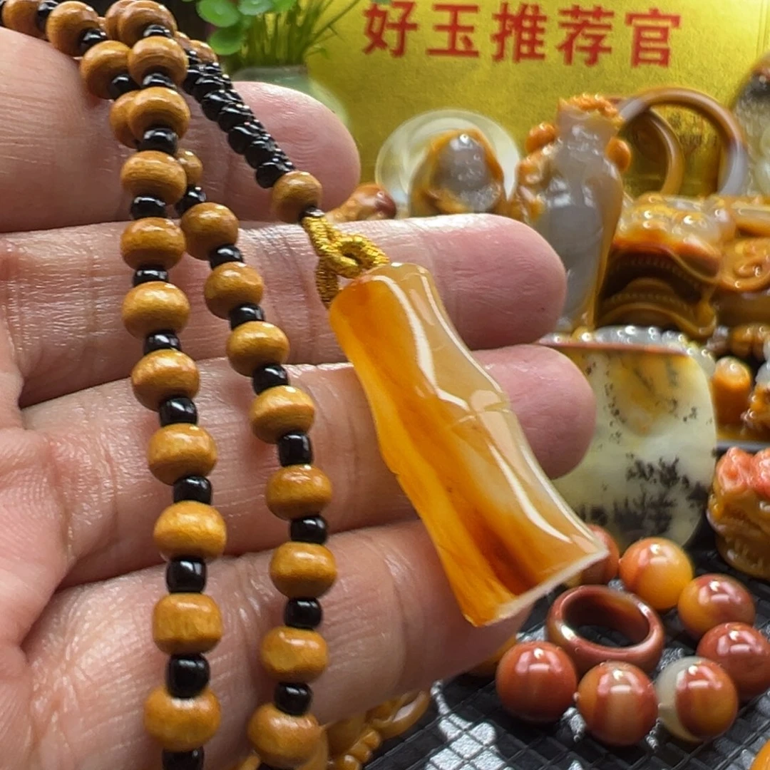 石英质玉未镶嵌颈饰