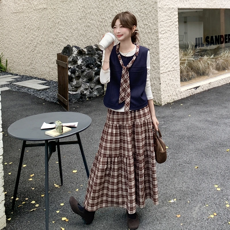 法式复古修身针织打底套装女秋2025新款显瘦马甲格子半身裙三件套