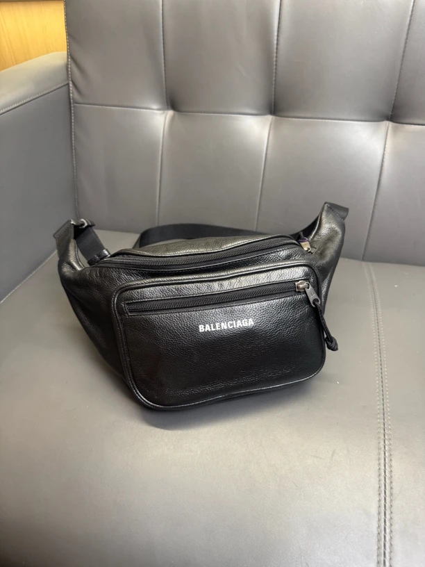 99新 Balenciaga/巴黎世家 巴黎世家男士大号经典黑色胸包腰包
