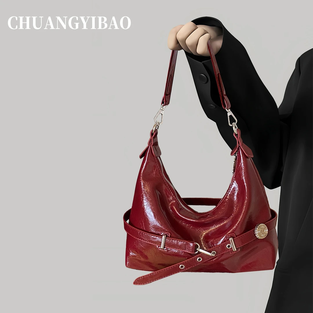 红色腋下婚包包女式2025新款秋冬轻奢小众高级质感精致机车斜挎包