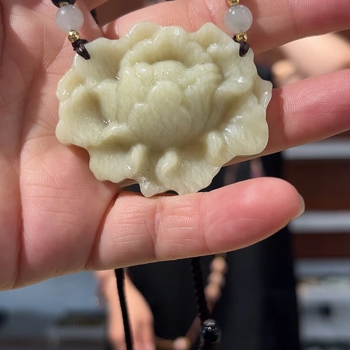 岫玉未镶嵌毛衣链