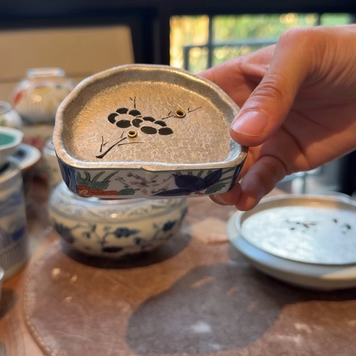 壶承天的作品是由一个人