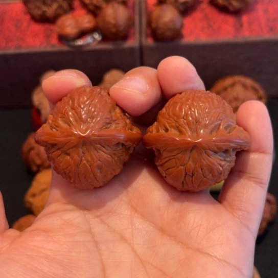 文玩核桃吊坠泥鳅背
