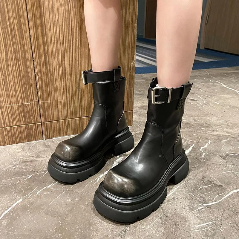 香港&CUFK简约擦色圆头增高马丁靴女2025年新款厚底套筒皮带扣切