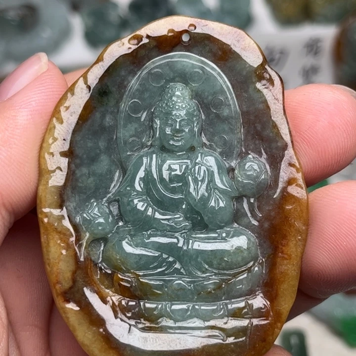 颈饰未镶嵌翡翠大日如来