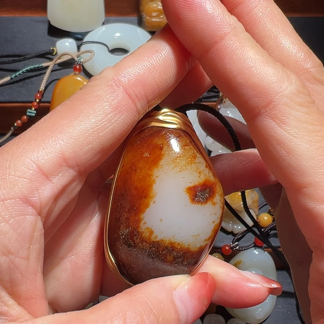 和田玉18K金镶嵌颈饰