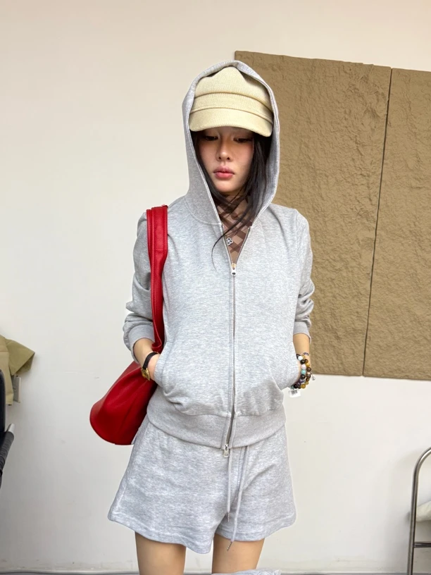 新款时尚连帽卫衣与松紧腰显瘦卫裤搭配的春夏套装