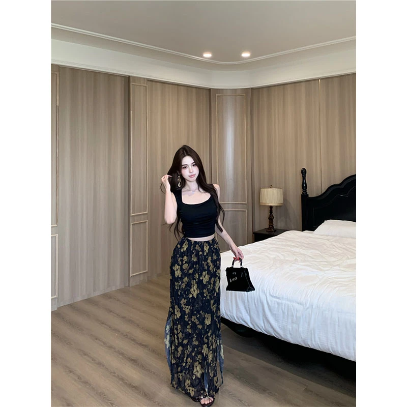 法式复古气质开叉碎花半身裙女辣妹休闲百搭方领吊带背心上衣两件