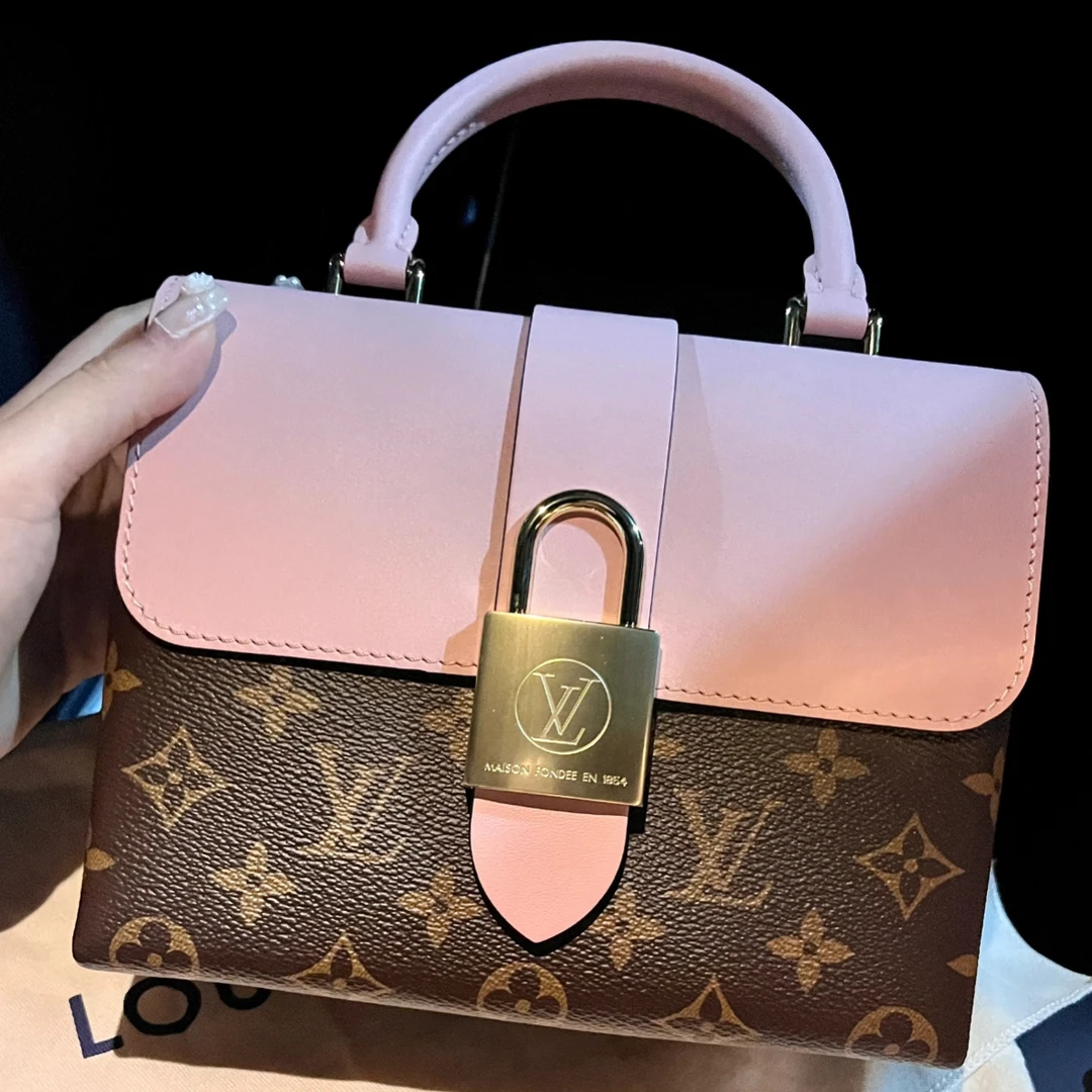 95新 LouisVuitton/路易威登 lv粉色锁头/18853073