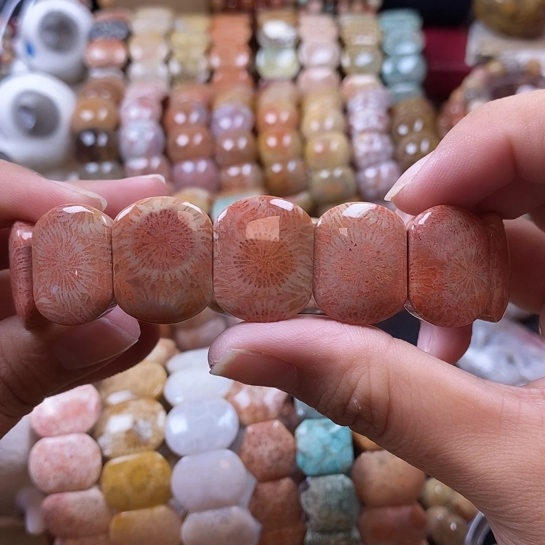 未镶嵌手牌硅化珊瑚（珊瑚玉）粉大花 29