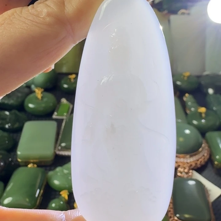 颈饰未镶嵌和田玉羊脂白玉观音70