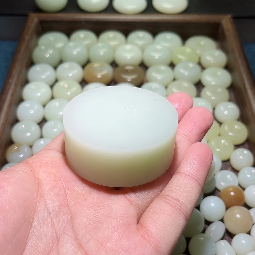 紫***春和田玉未镶嵌颈饰