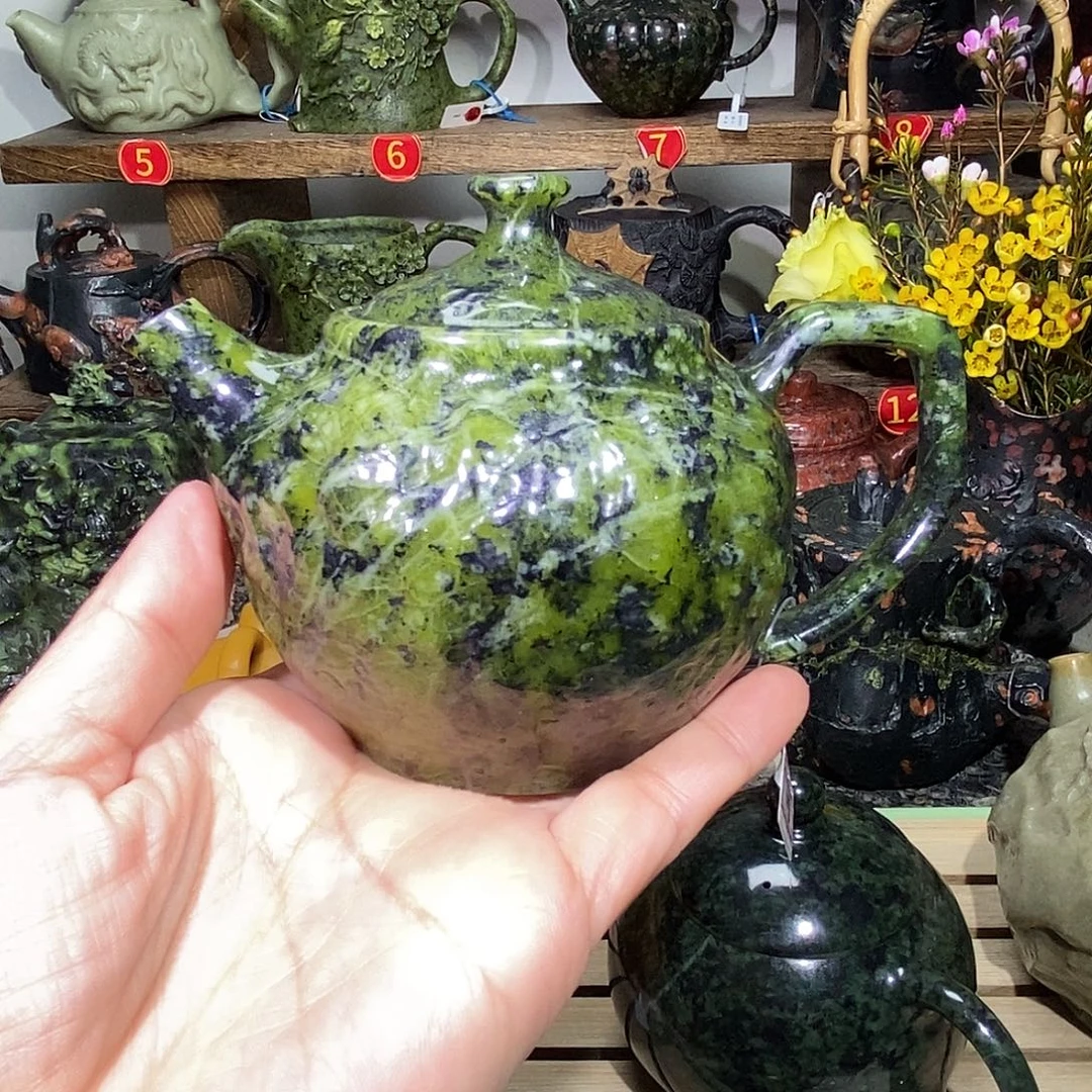 蛇纹石玉藏玉随形壶180CC