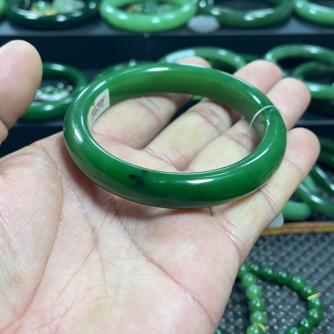 和田玉（碧玉）未镶嵌手镯