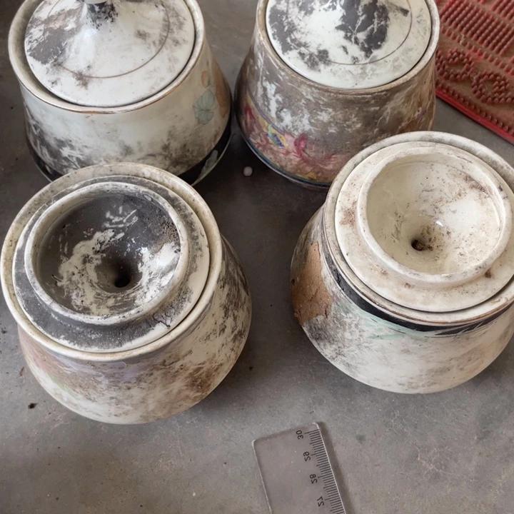 摆件陶瓷艺术摆件。随机发