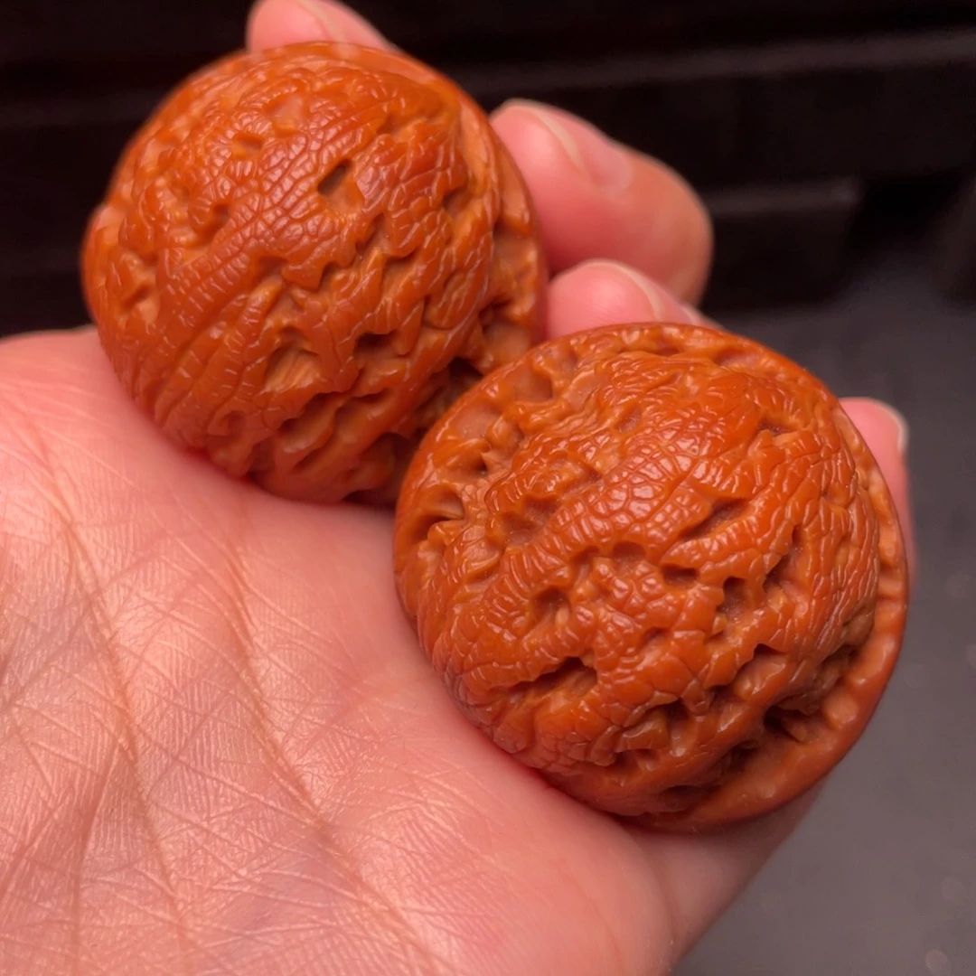 文玩核桃把件秦岭野生文玩核桃