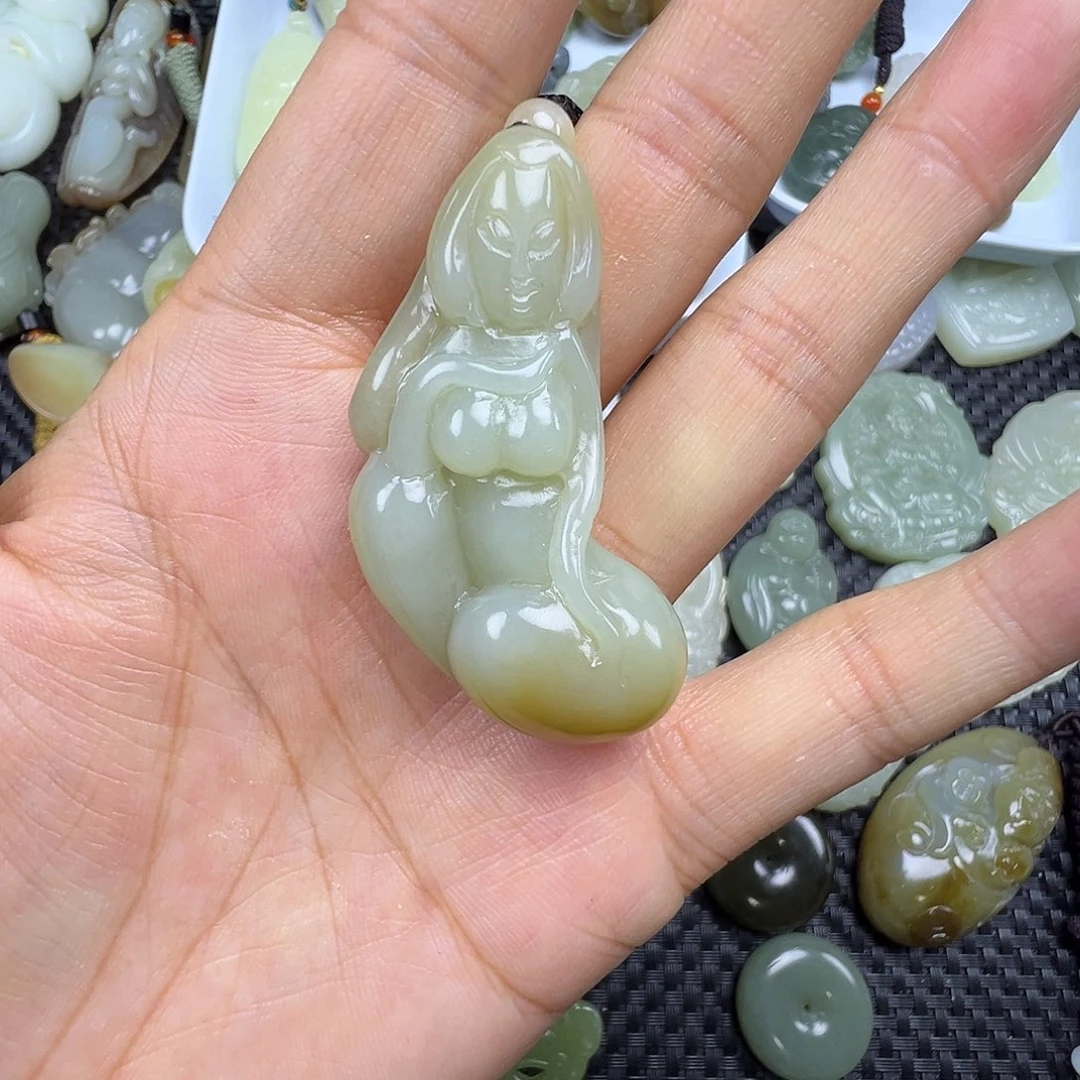 和田玉未镶嵌吊坠(赠链)卡48.5