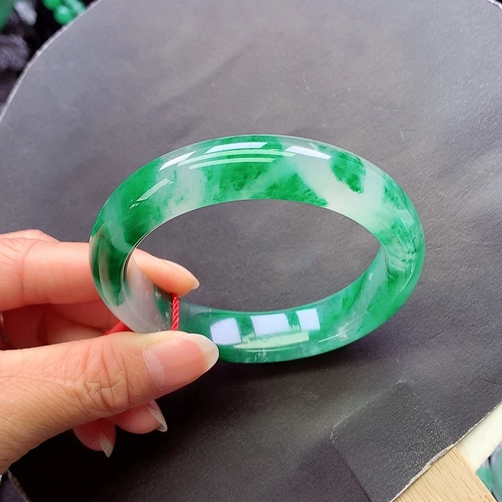 未镶嵌手镯石英质玉