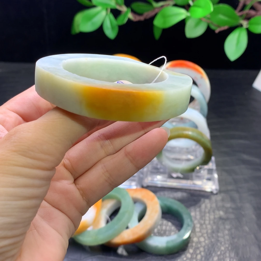 定制翡翠未镶嵌手镯